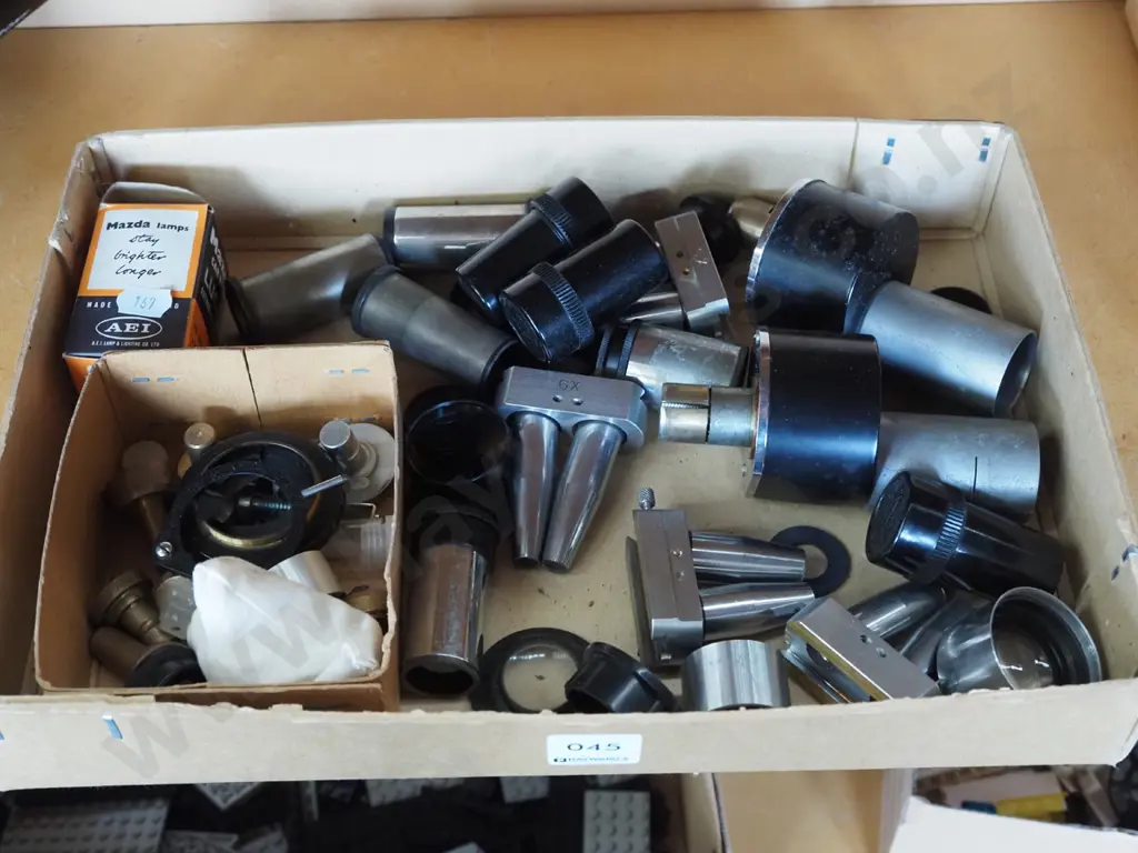 box; various microscope lenses etc Image 1++