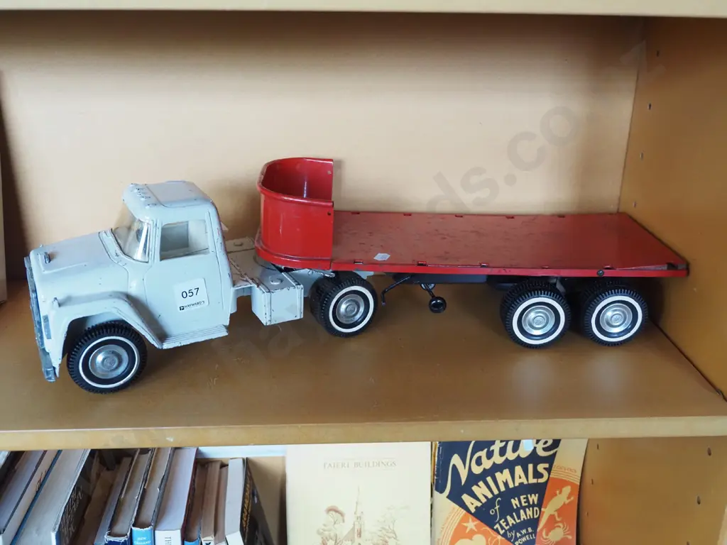 ERTL tin toy model truck L-580 Image 1++