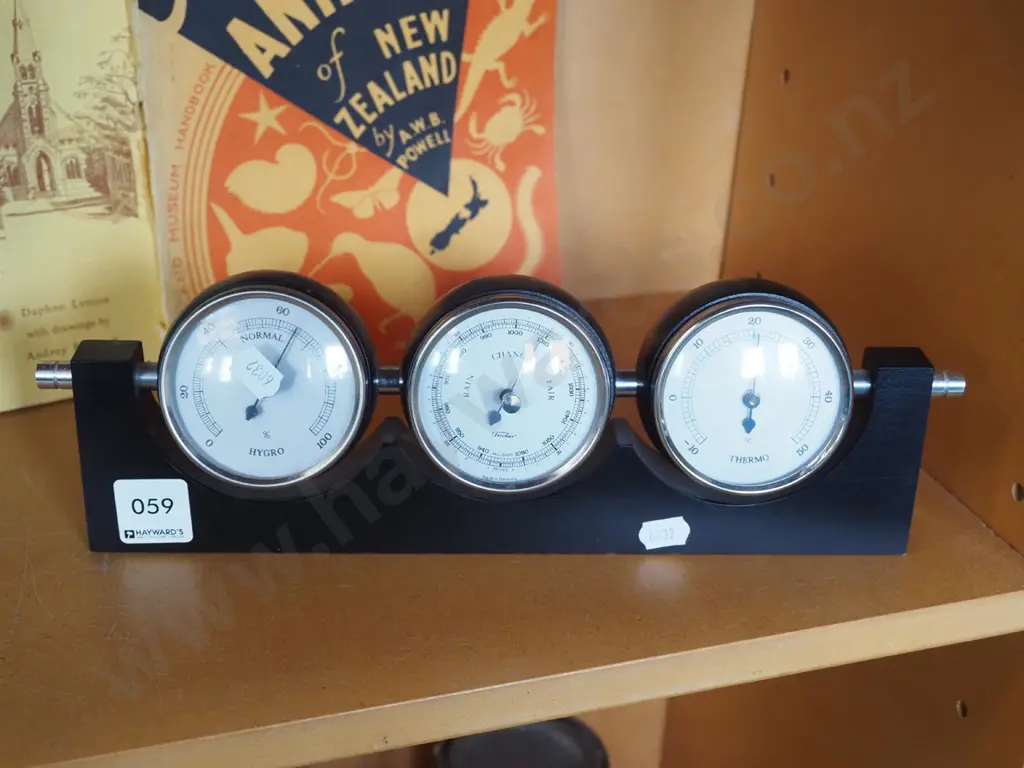 desk hydrometer/barometer/thermometer Image 1++