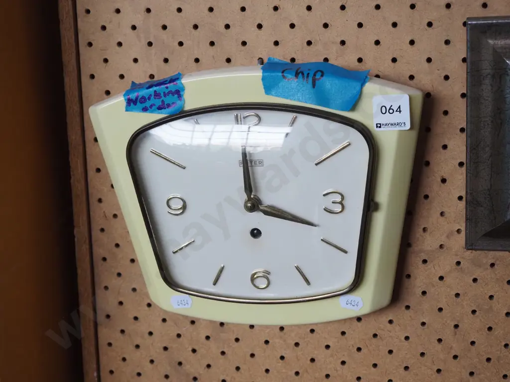 retro Peter ceramic wall clock - working - chip to face Image 1++