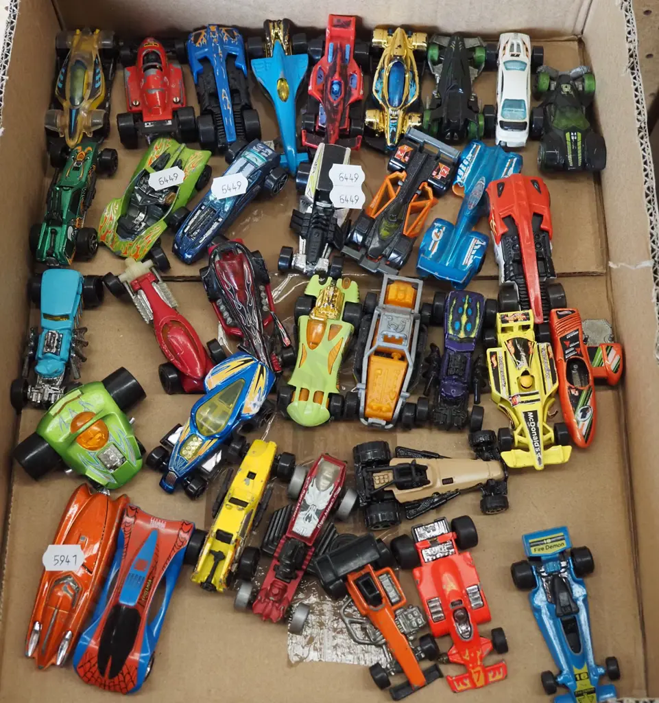 box of model vehicles Image 1++