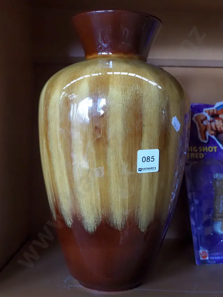 Blue Mountain pottery vase H320 Image 1++