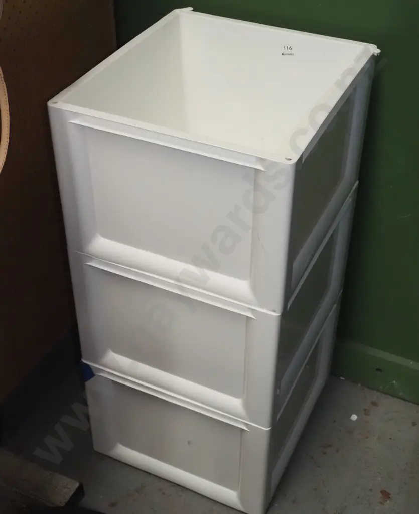 3x white plastic storage cubes Image 1++