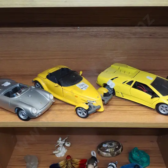 3x diecast model vehicles