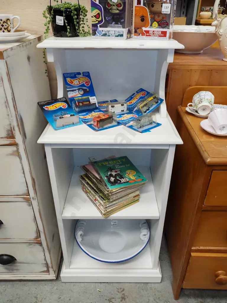 white painted shelving H1020 W455 D370 Image 1++