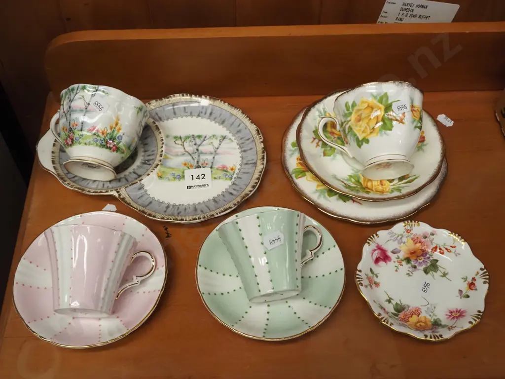 tennis set, Crown Derby jam dish, trios etc Image 1++