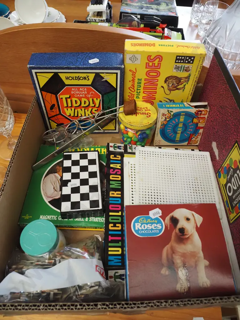 box; puzzles and board games Image 1++