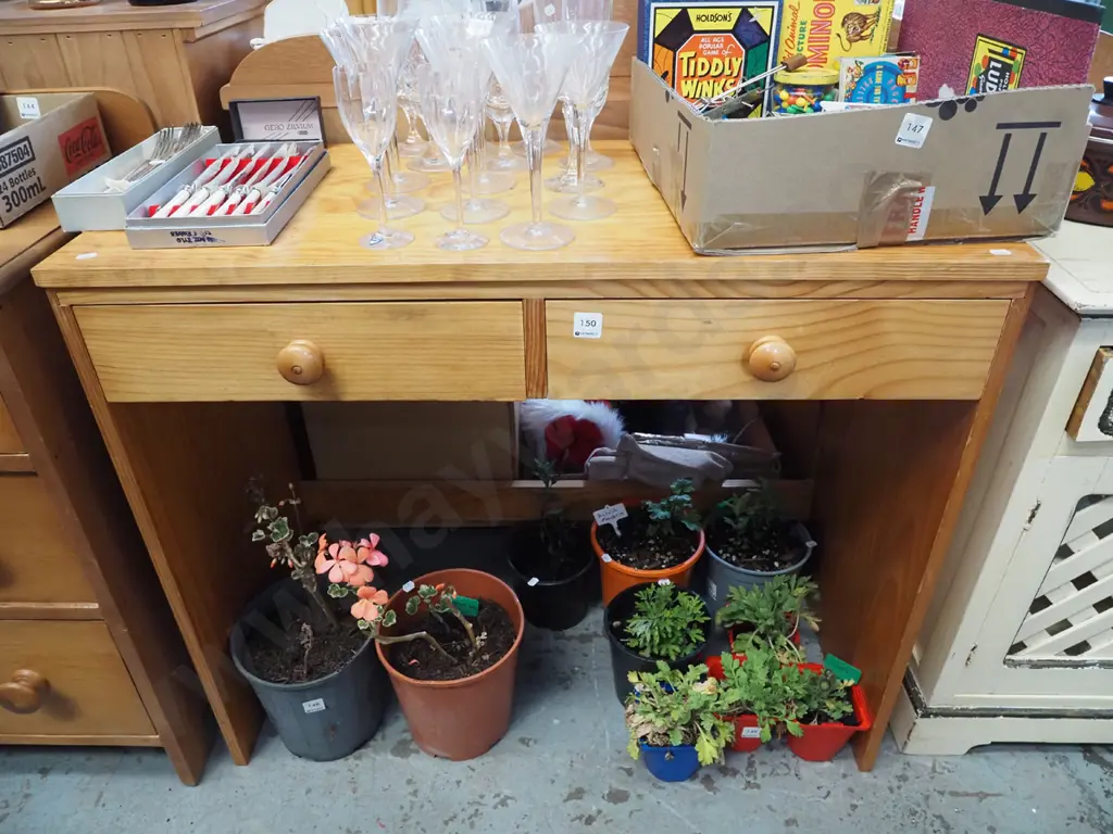 pine 2 drawer study desk H750 W900 D410 Image 1++