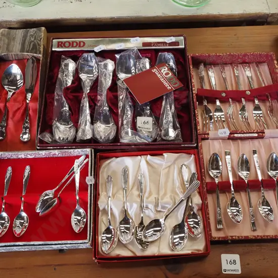 5x cased cutlery sets
