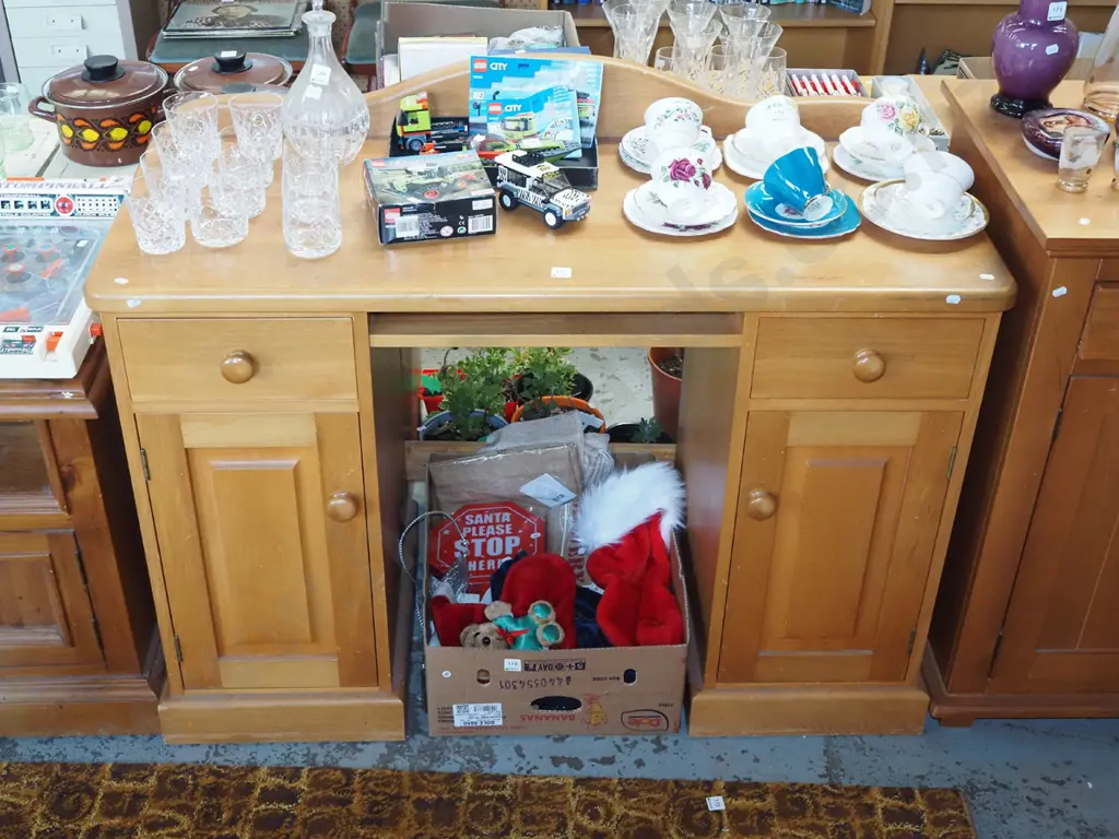 rimu and mdf 2 door 2 drawer study desk H830 W1200 D500 Image 1++