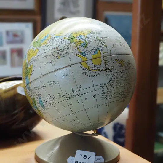 small world globe H220