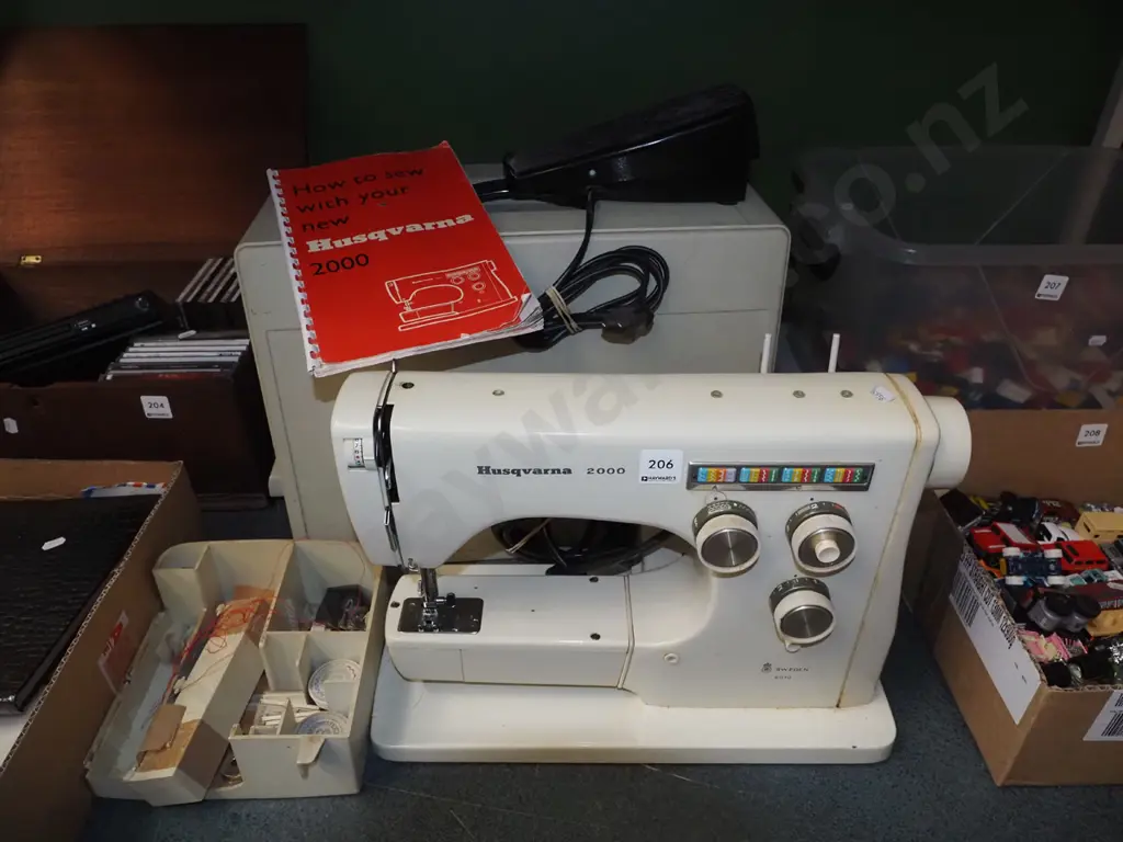 Husqvarna 2000 sewing machine Image 1++