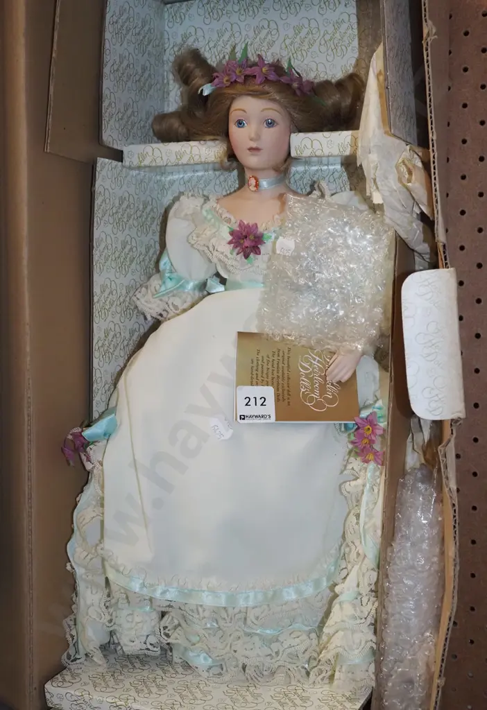 Franklin Mint Heirloom doll Image 1++