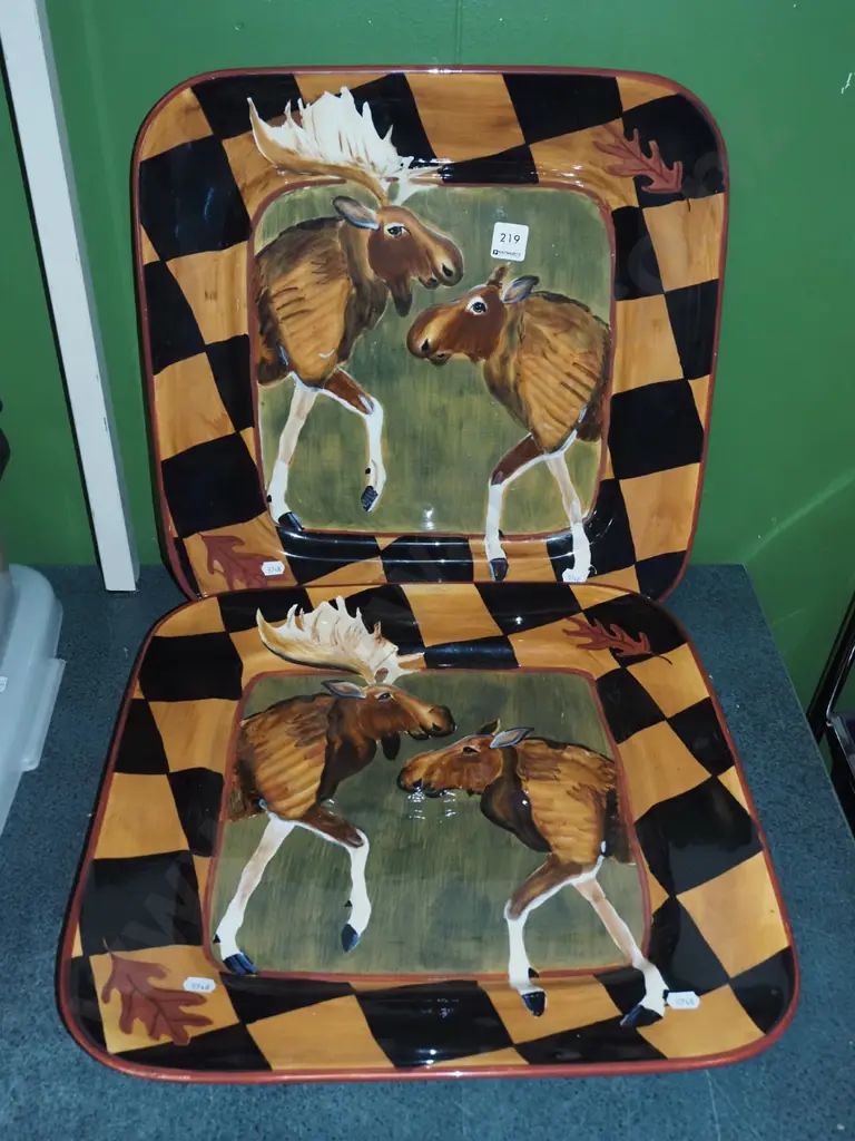 2x hand painted moose themed ashets H420 W420 Image 1++