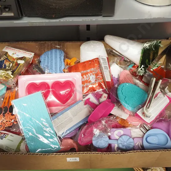 box; cake decorations, chocolate moulds, caker slicer etc