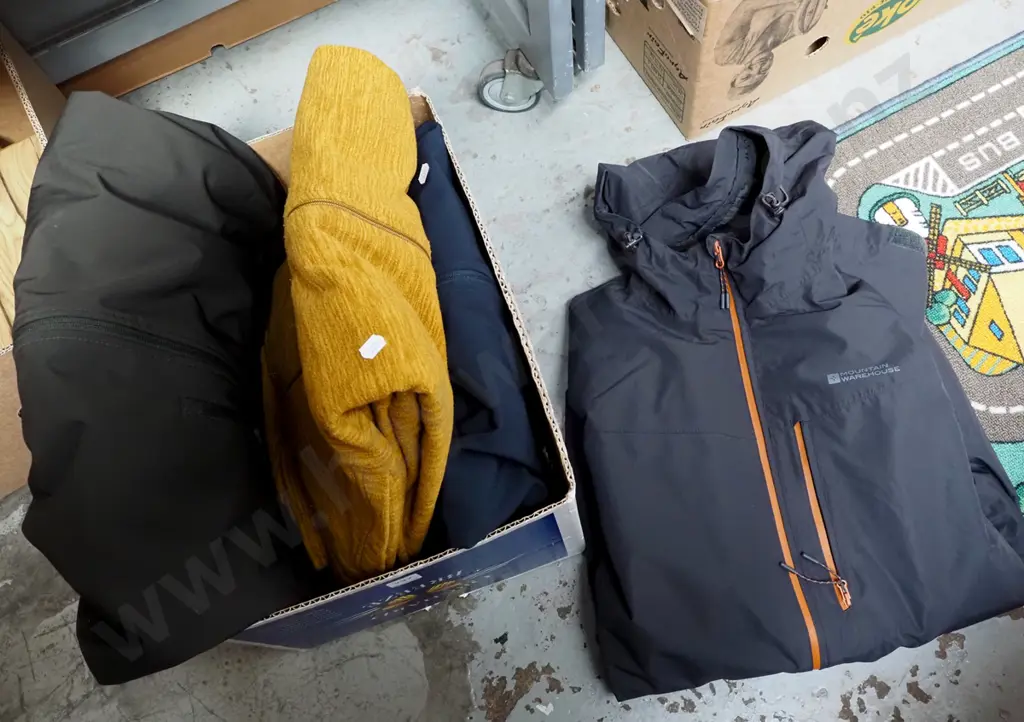 men's rain jacket, fleece and 2 soft shell jackets, all size XL Image 1++