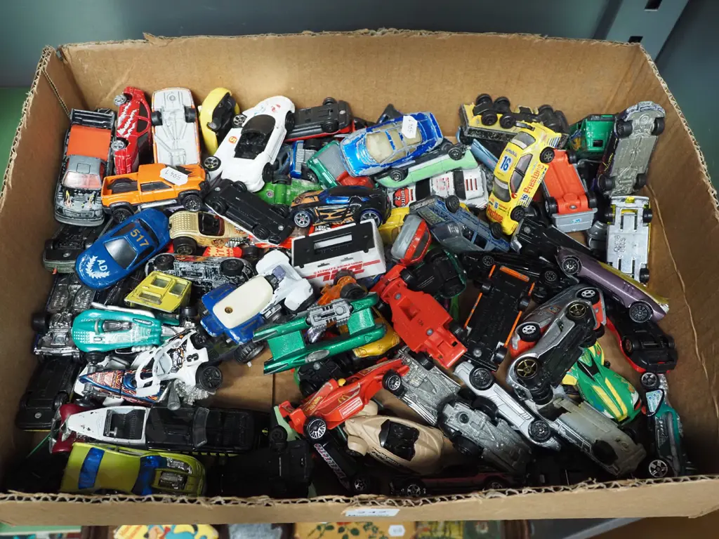 box of model vehicles Image 1++