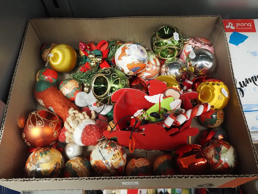 box; Xams decorations Image 1++