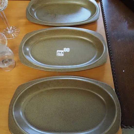 3x Temuka steak plates