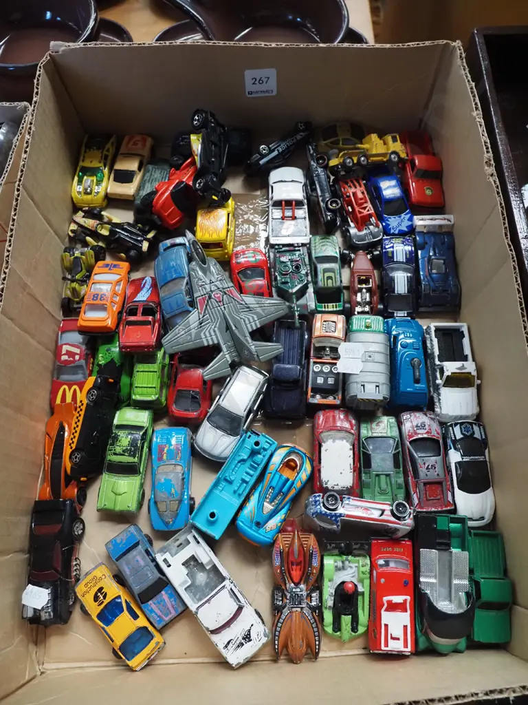 box of model vehicles Image 1++