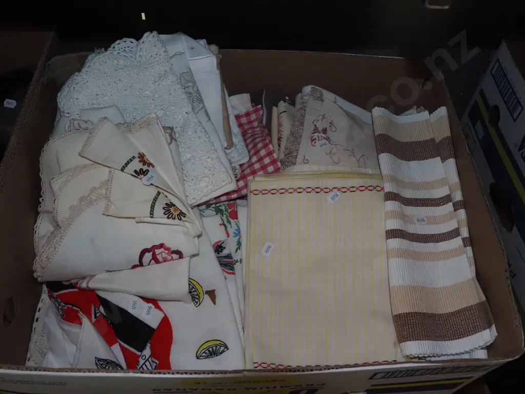 box of linen Image 1++