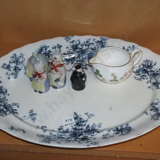 large blue and white ashet Diam460, creamer, salt, peppers, small figural mustard pot
