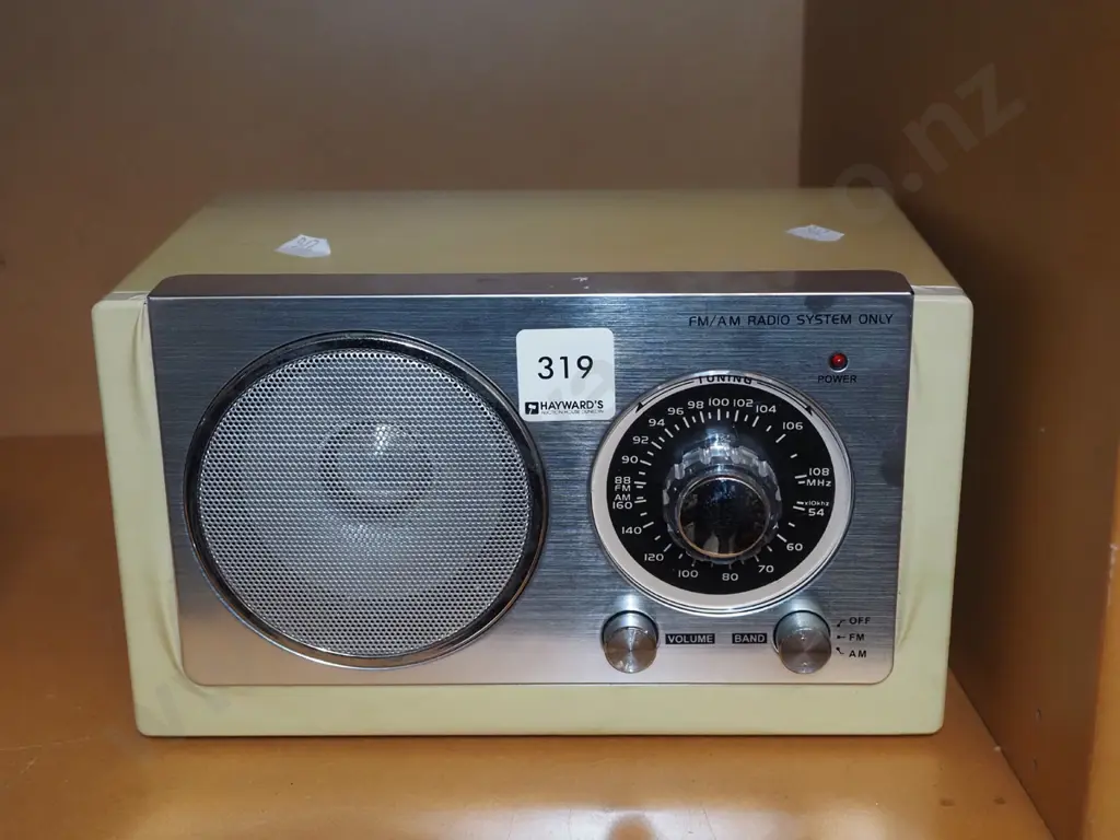reproduction mantle radio Image 1++