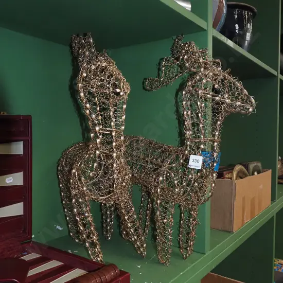 2x metal reindeer decorations