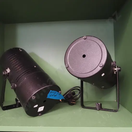 2x theatre lights - only 1 power cord