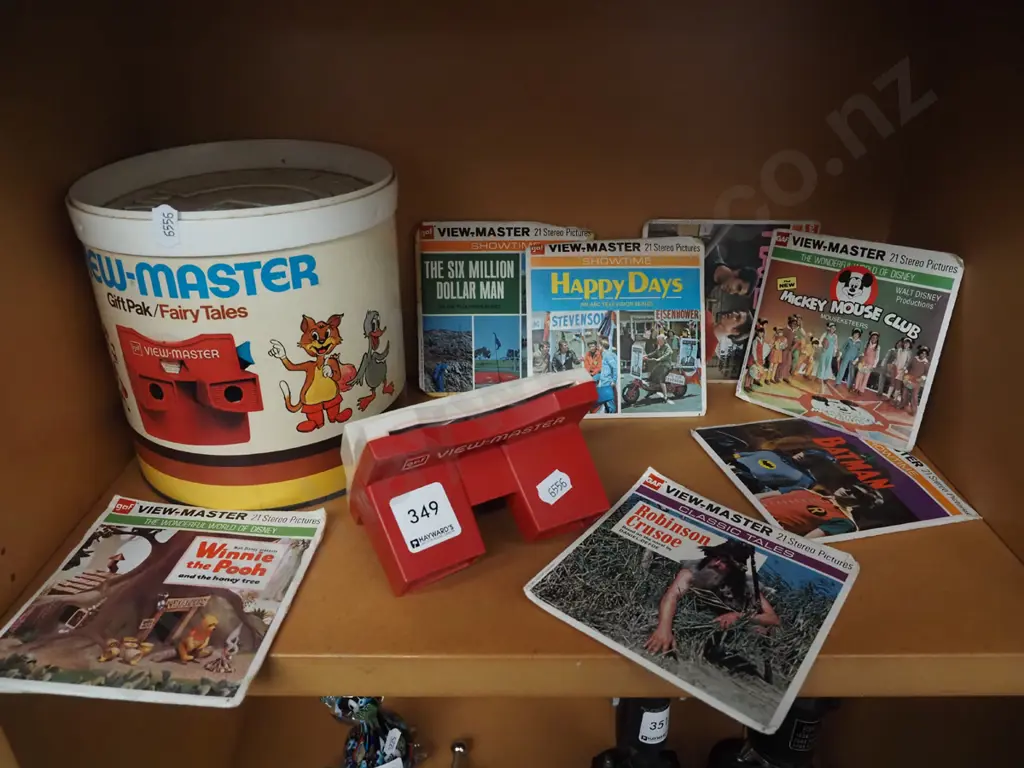 Viewmaster in original tub, various cartridges Image 1++