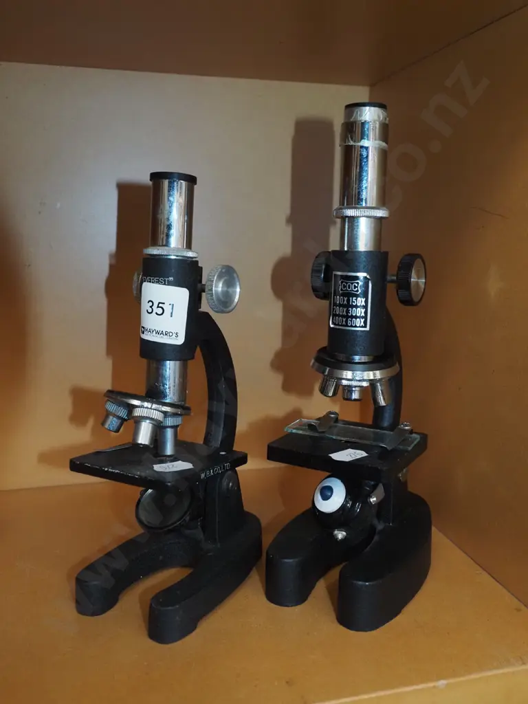 2x small microscopes H230 Image 1++