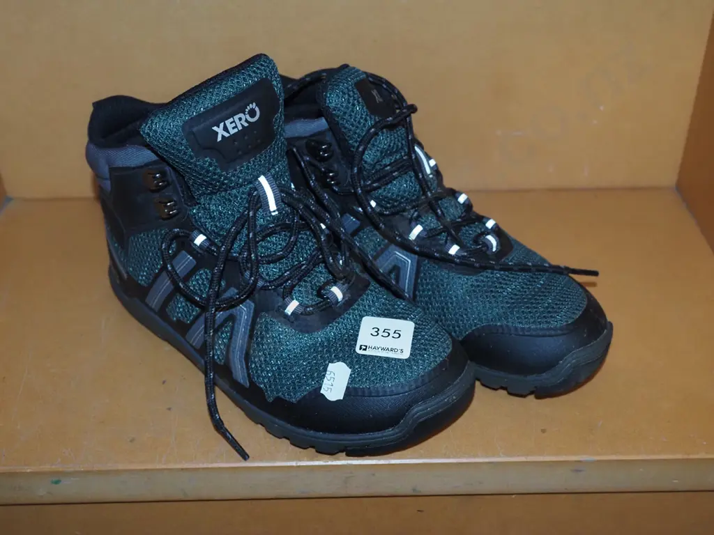 pair of Xero US 5 sneakers Image 1++