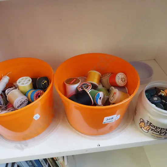 2x tubs of threads, tub of buttons