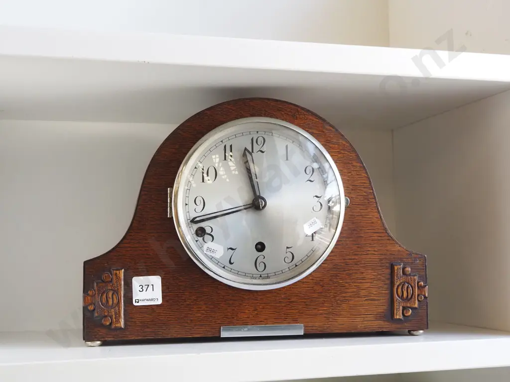 wood cased mantle clock Image 1++