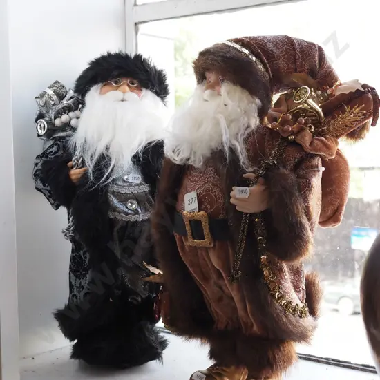 2x Santa figurines H410