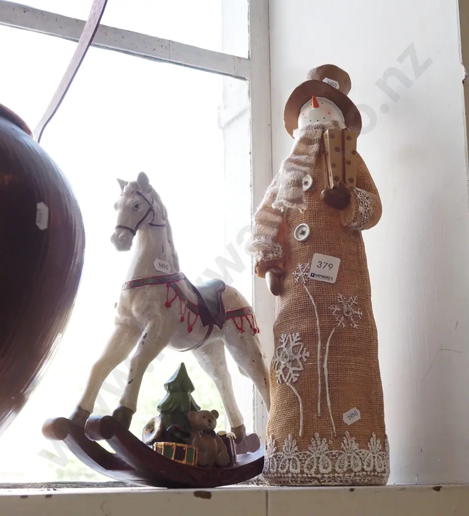 Xmas rocking horse, snowman H410 Image 1++