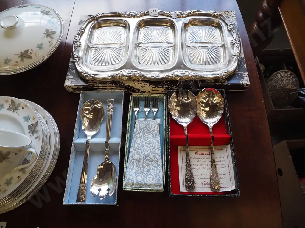 3x sets of cased cutlery, glass and plated tray Image 1++
