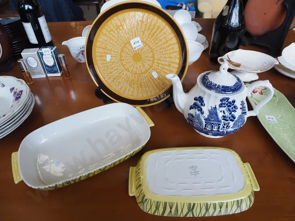 willow pattern teapot, Crown Lynn plates, 2x mid century baking dishes Image 1++