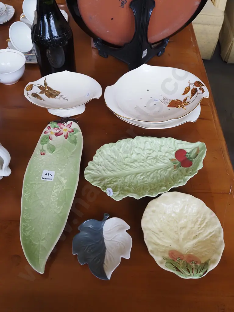 Royal Winton white and gold comport, straining dish, 4x leaf dishes Image 1++