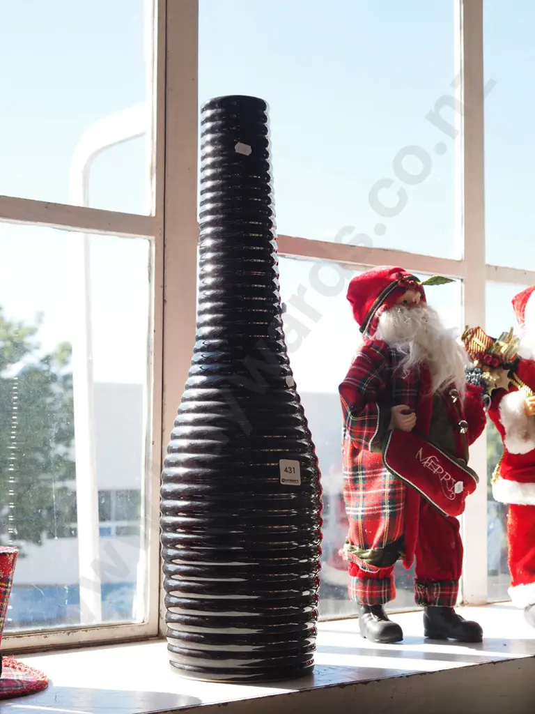 tall ribbed ceramic vase H600 Image 1++