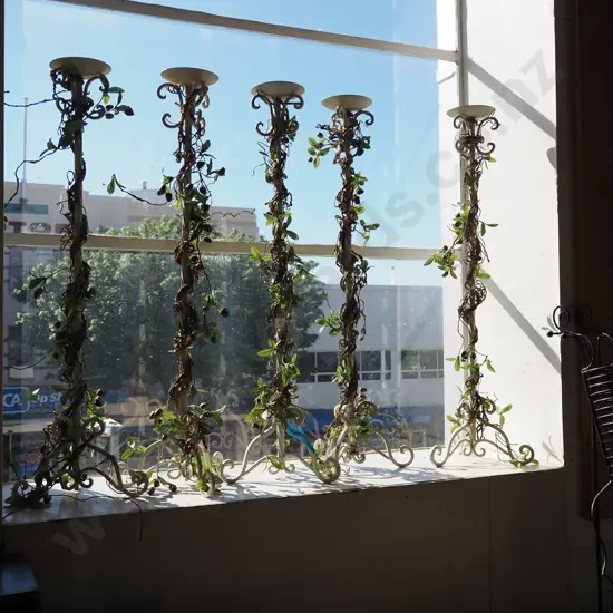 5x metal and faux flower candlesticks H820