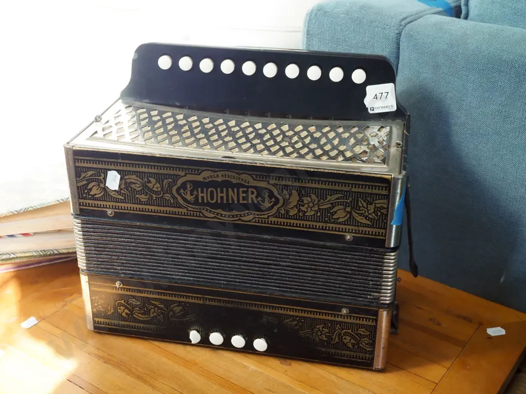 Hohner button accordion Image 1++