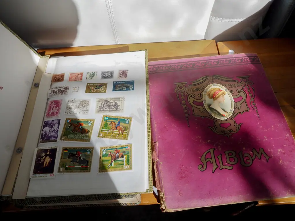 3x stamp albums Image 1++