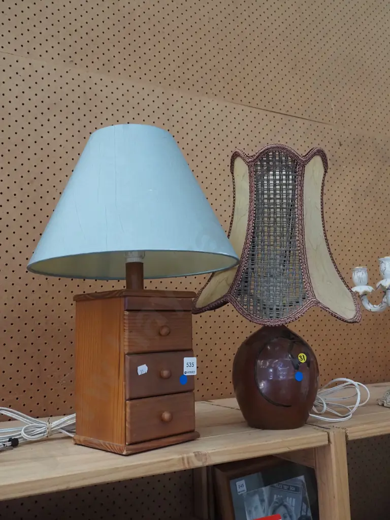 2x table lamps - ceramic based, small chest of drawers H450 - blue dots Image 1++