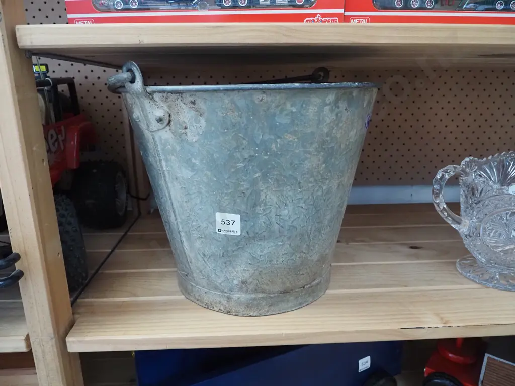 galvanised pail Image 1++