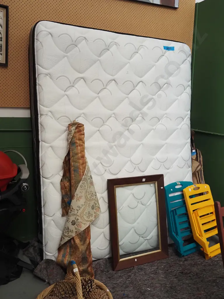 queen mattress - slight stain Image 1++