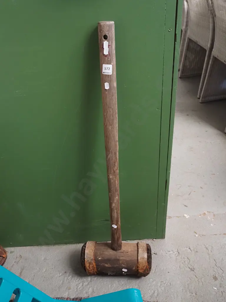 vintage wooden sledge hammer Image 1++