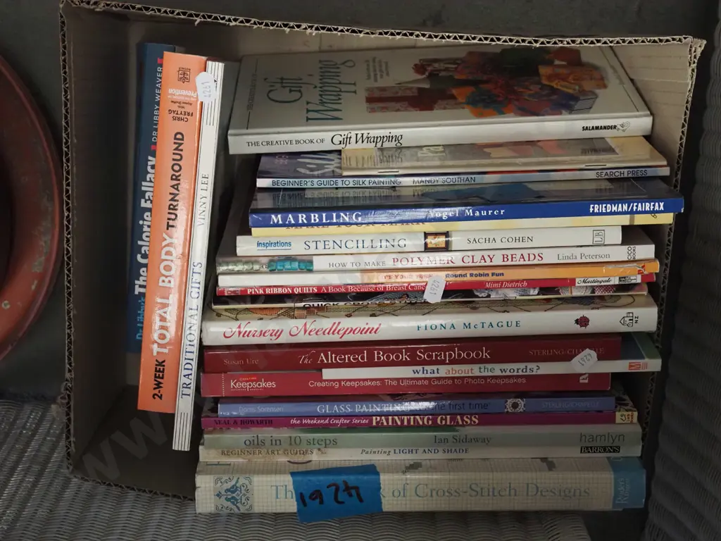 box; craft and other books Image 1++