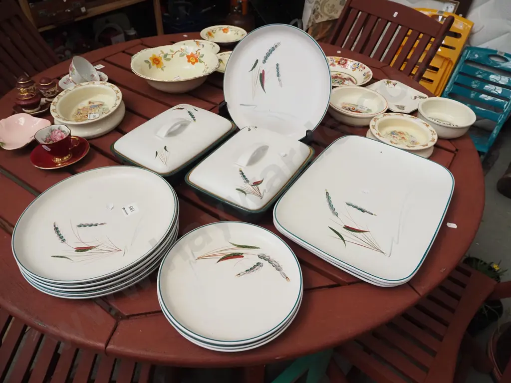 Denby green wheat plates, 2x lidded veges Image 1++