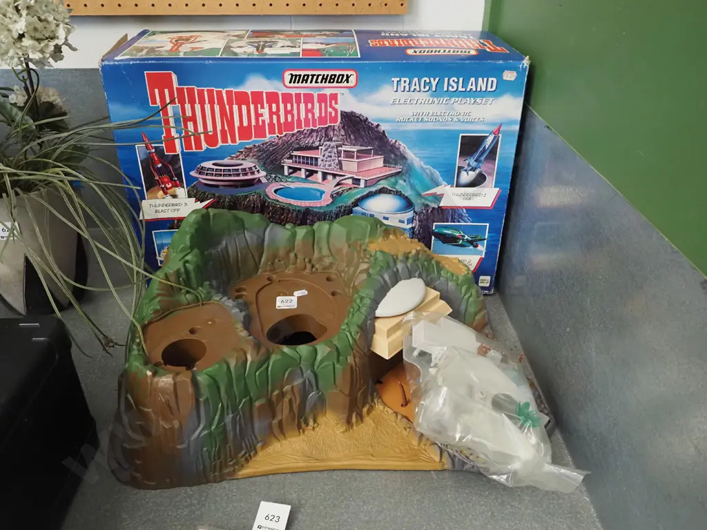Matchbox Thunderbird Tracy Island kit - maybe incomplete Image 1++